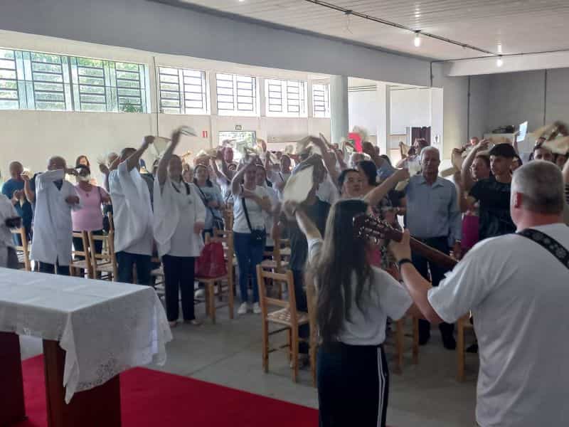 Foto de capa da notícia PARÓQUIA CRISTO OPERÁRIO CELEBRA 25 ANOS DE CRIAÇÃO